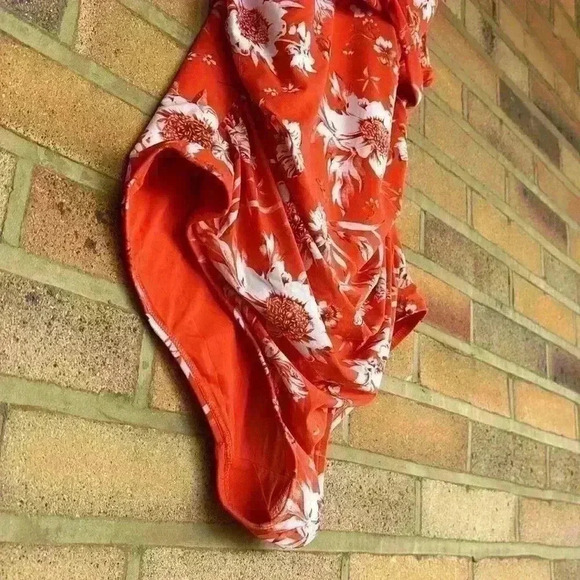 NipTuck Swim one piece floral light padded swimsuit - Picture 3 of 6